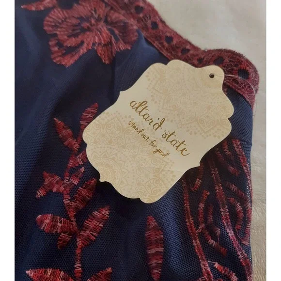 Altar'd State Womens Navy & Maroon Floral Lace Maxi Dress Size Medium NWT - Picture 2 of 14